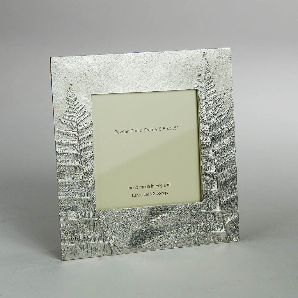 PF-FE02_pewter_photo_frame_handmade_in_england_8c8b79ed-f964-4abd-b568-4ad8d1c32455.jpg
