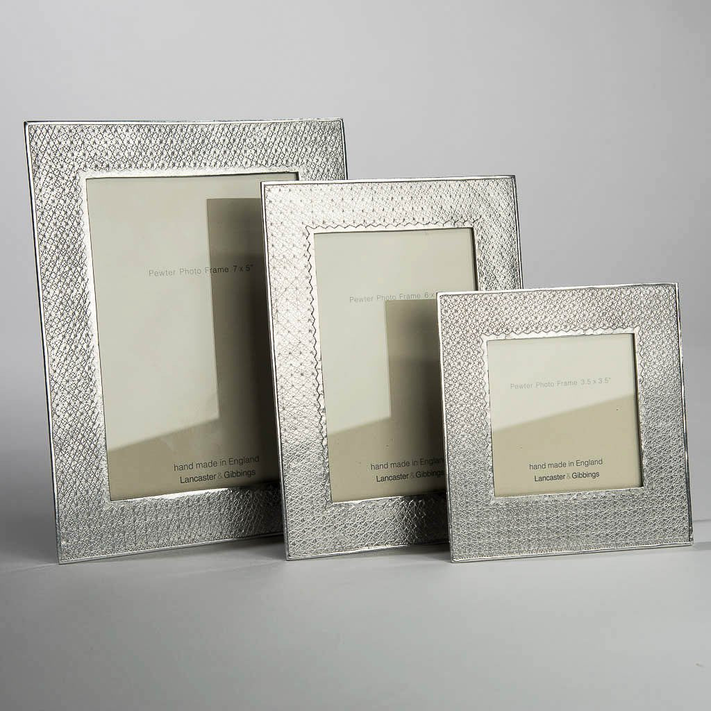 handmade_in_england_pewter_photo_frame_PFKIGR_57de09ce-a82d-48e1-82cf-b51b50daf174.jpg