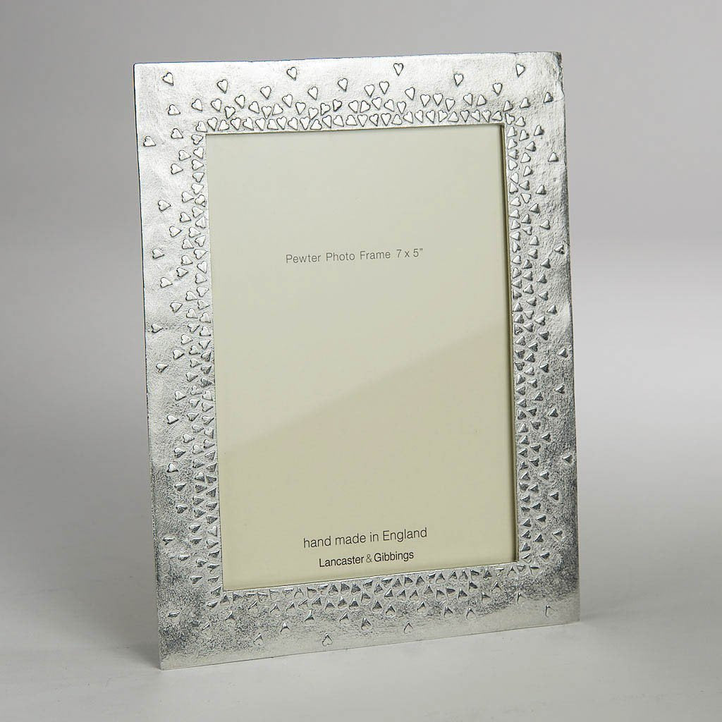 pewter_photo_frame_handmade_in_england_PFFH05_a0a1c621-631d-4f79-9adf-39712d8911a9.jpg