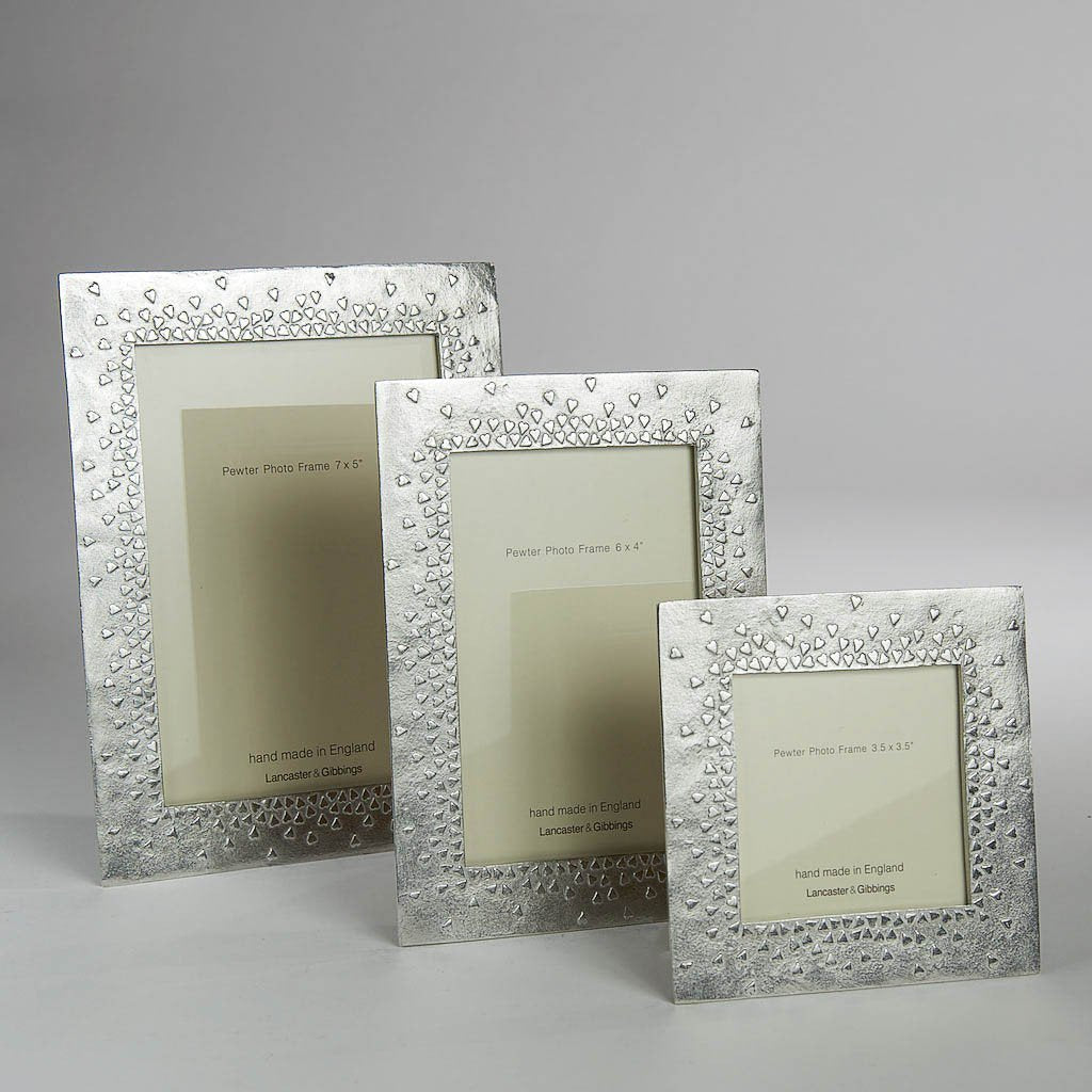 pewter_photo_frame_handmade_in_england_PFFHGR_817f6a9d-578b-42a1-a496-c70b3a905313.jpg