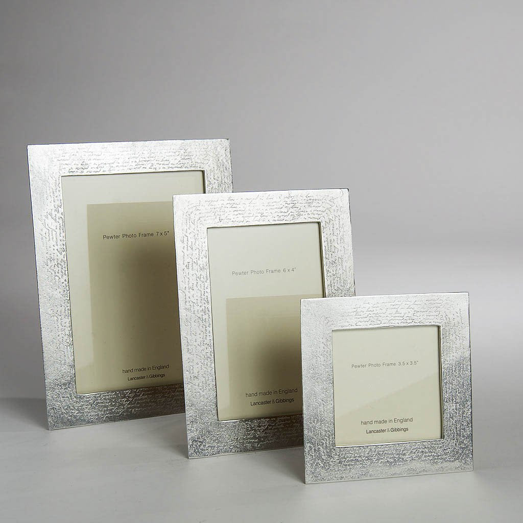 pewter_photo_frame_handmade_in_england_PFHWGR_87e03f88-67d3-4a84-b301-f9a2a90dbe7f.jpg